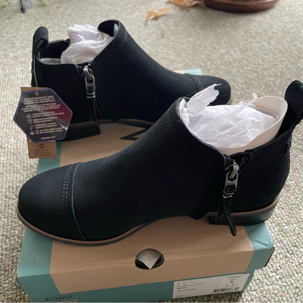 Toms Black Women’s Reese Booties - Picture 4 of 7